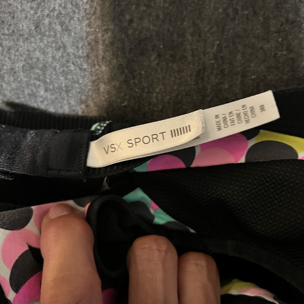 Sports bra - Picture 2 of 3